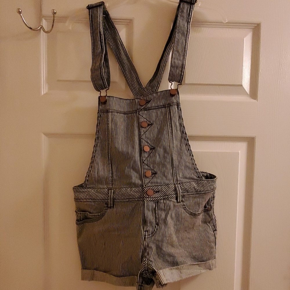 Striped overall shorts